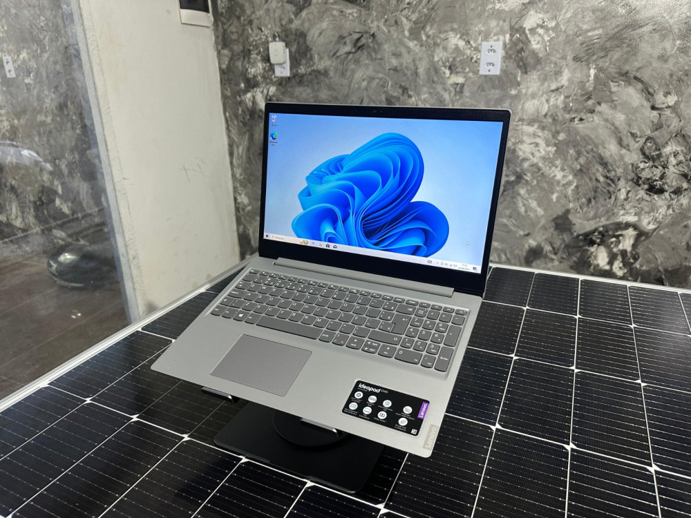 💻 Lenovo i5 10° Geração Memória: 8GB DDR4 SSD: 256GB