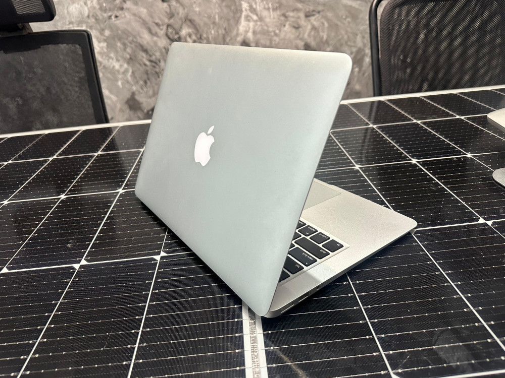 Apple MacBook Air A1466, Intel I7, 8GB, 512GB SSD, Tela 13.3