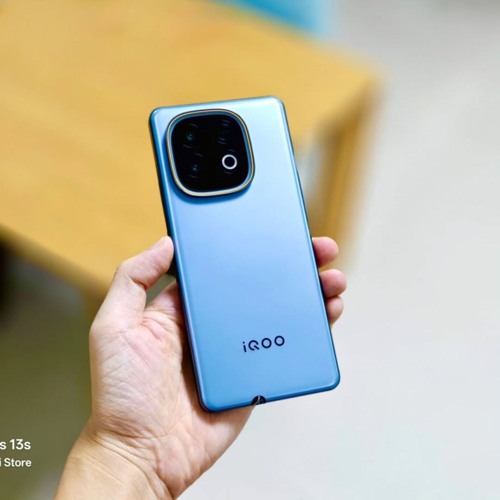 Vivo iQoo Z10 turbo plus 144HZ Bateria 8000 MAH 12/256GB - A7X imports