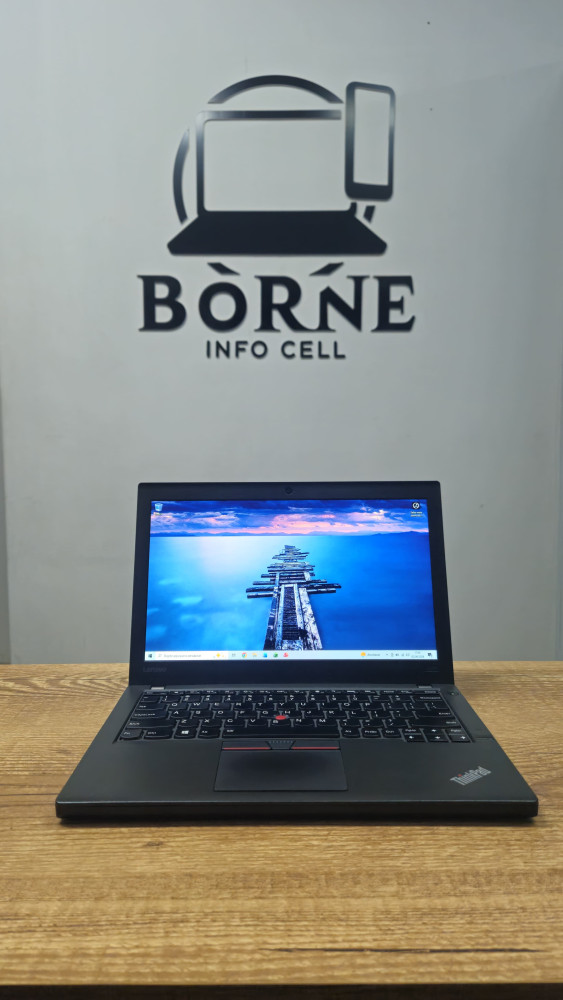 Lenovo Think Pad x260: Core i3 6th | 8GB Ram | SSD 120GB - Borne