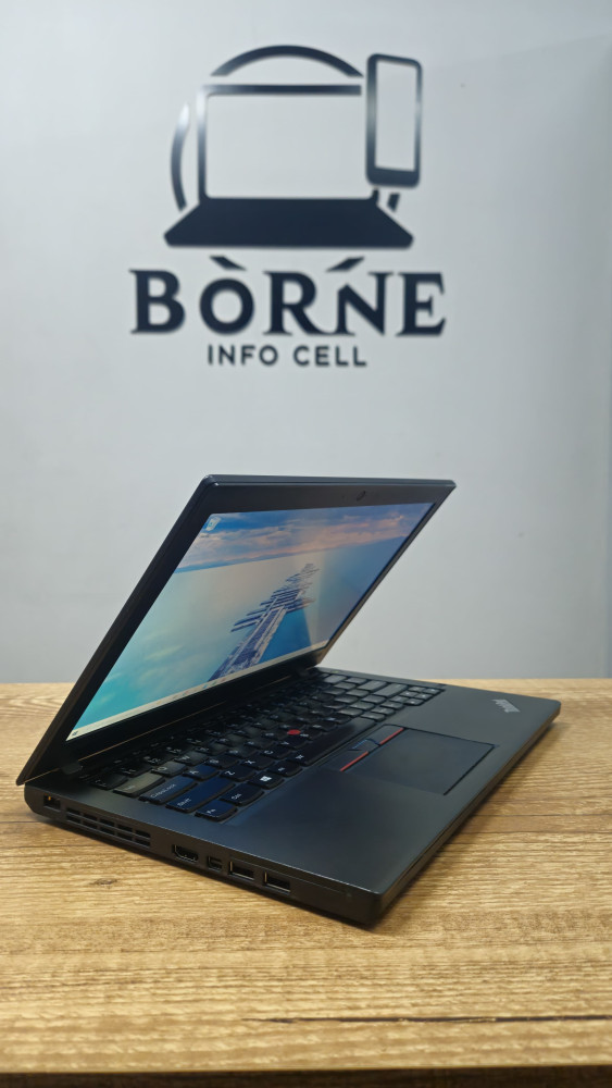 Lenovo Think Pad x260: Core i3 6th | 8GB Ram | SSD 120GB - Borne